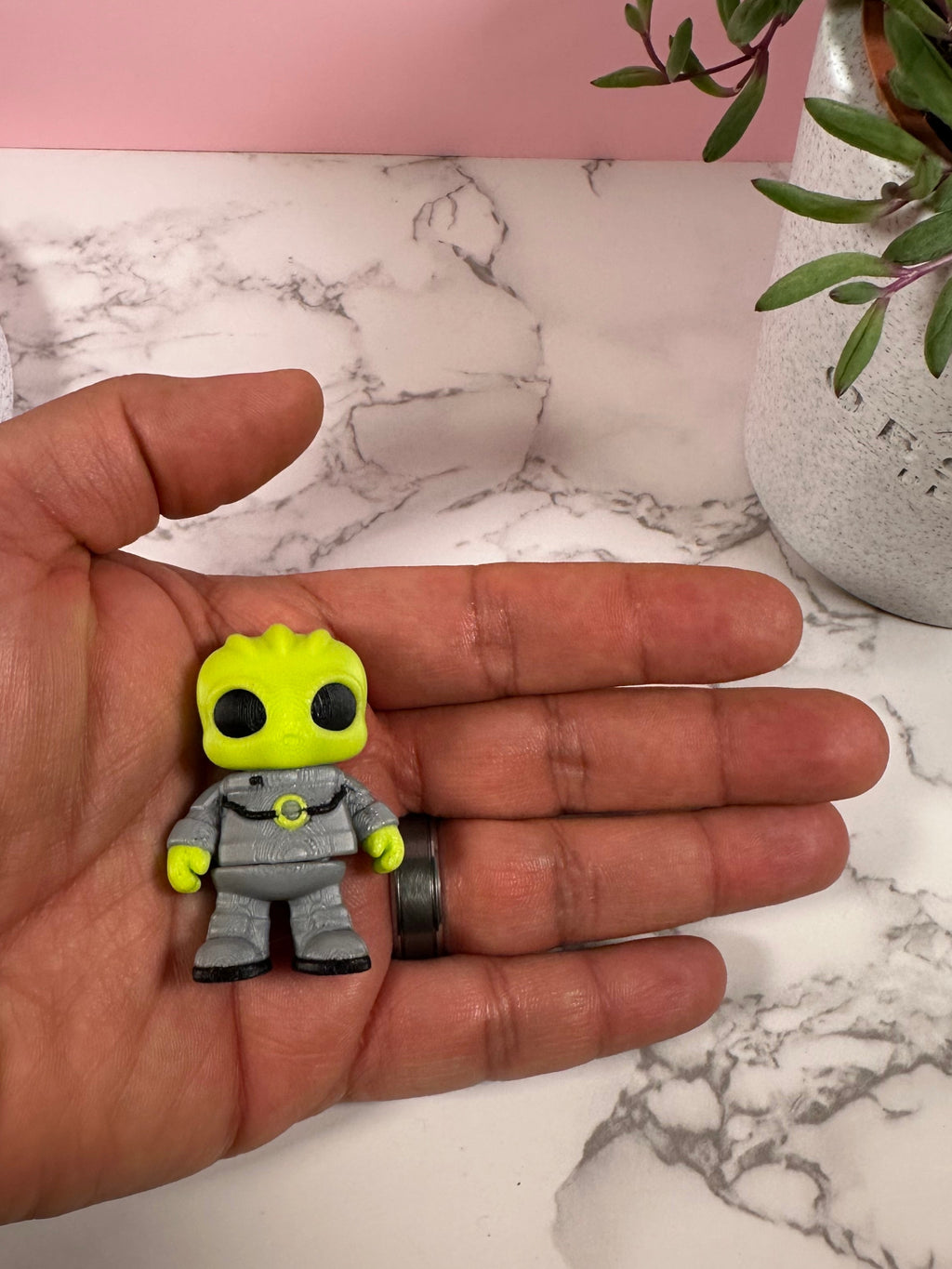 Astro the Flexi Alien | 3D Printed Badge Reel